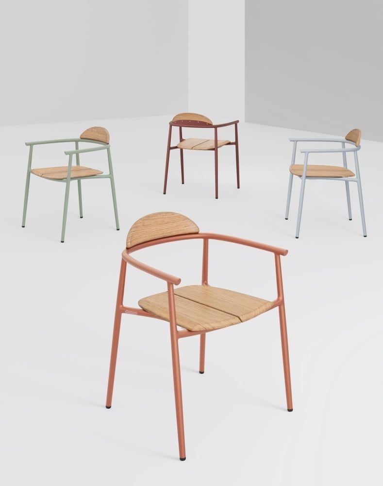 3D rendered image of modern chairs showcasing realistic product rendering and 3D product visualization