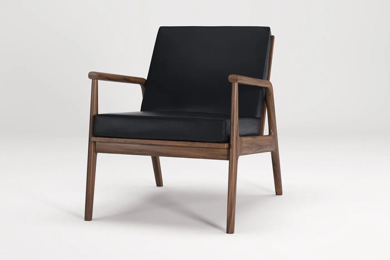 Silo Rendering of a Wood and Leather Chair