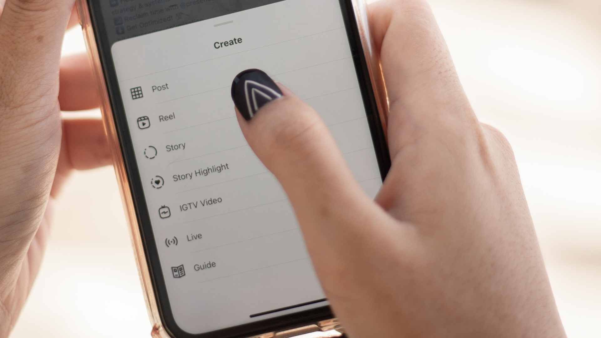 Engaging short videos for e-commerce marketing
