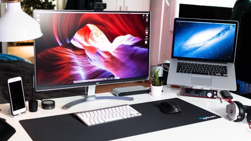 A CG Artist’s Working Station Ready for Large-Scale 3D Rendering