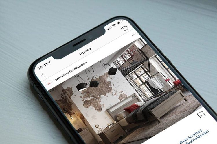 Advertising for Introducing Shoppers to Company's Merchandise