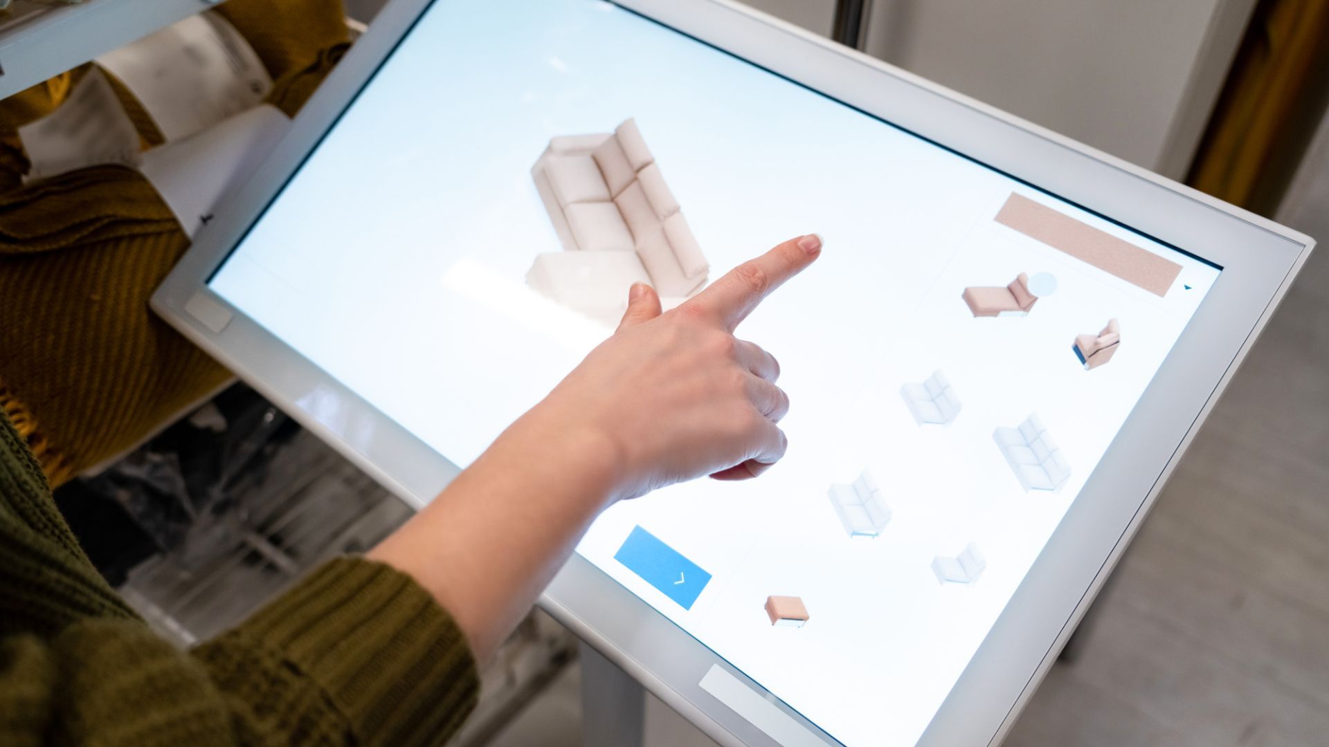A Shopper Using an Interactive Online Product Configurator