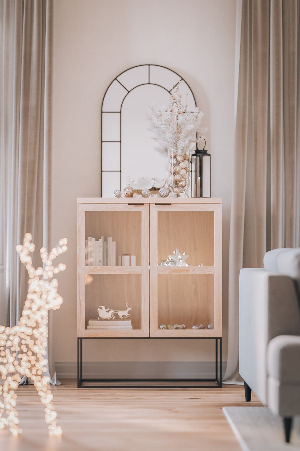 CGI of a Wooden Display Cabinet