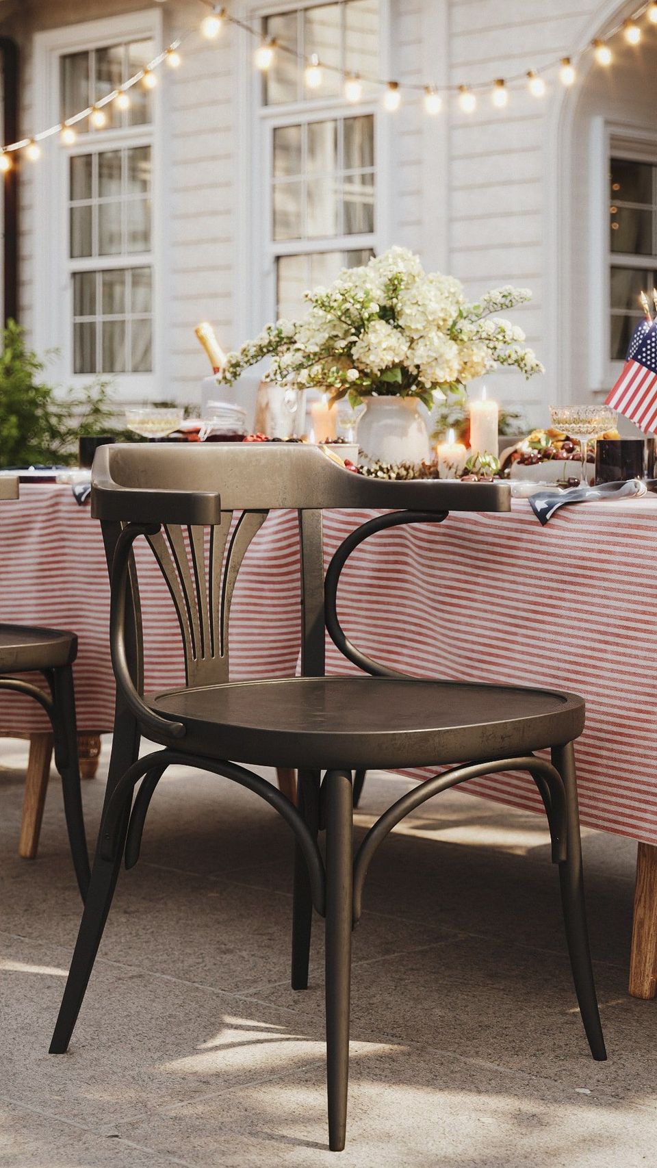 3D rendered furniture in an outdoor dining setting, showcasing realistic furniture rendering and 3D lifestyle visualization.