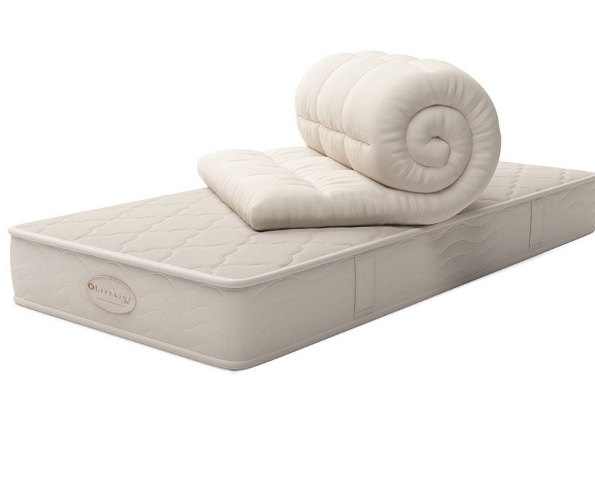 Thick single mattress with a casing render