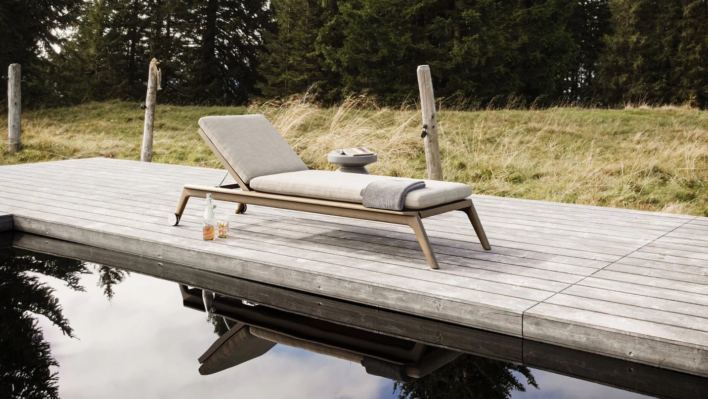 Chaise Longue in a Photorealistic Outdoor Scene