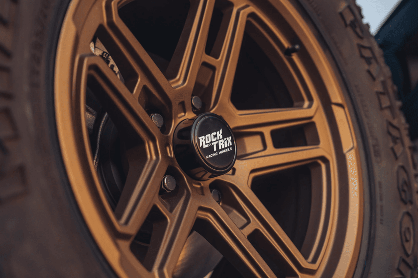 Close-up reference of wheel disc structure and spokes