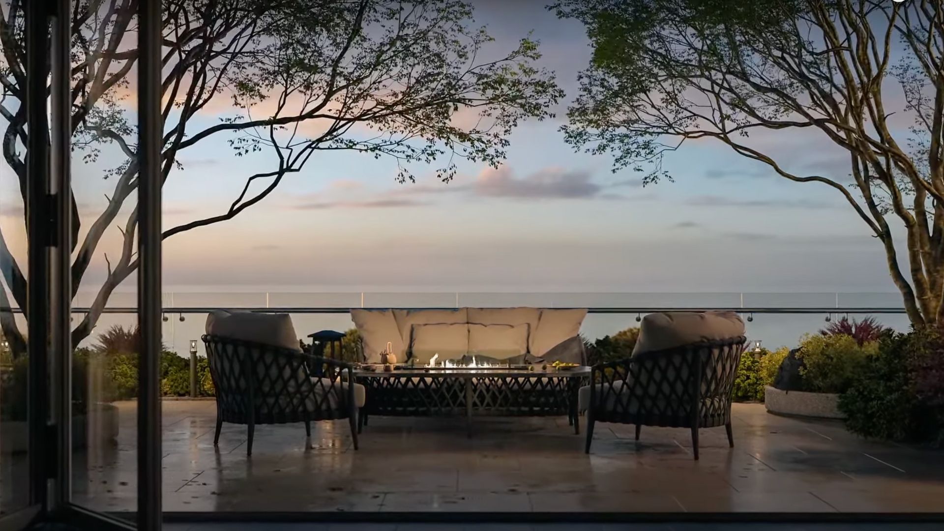3D Animation for an Outdoor Furniture: Front Angle