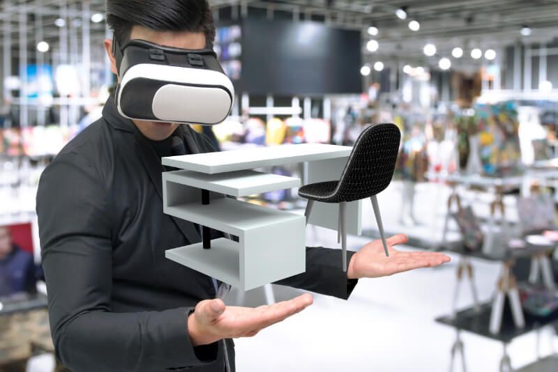 A Buyer Using the VR Ecommerce App that Made a Revolution in the Brief History of E-Shopping