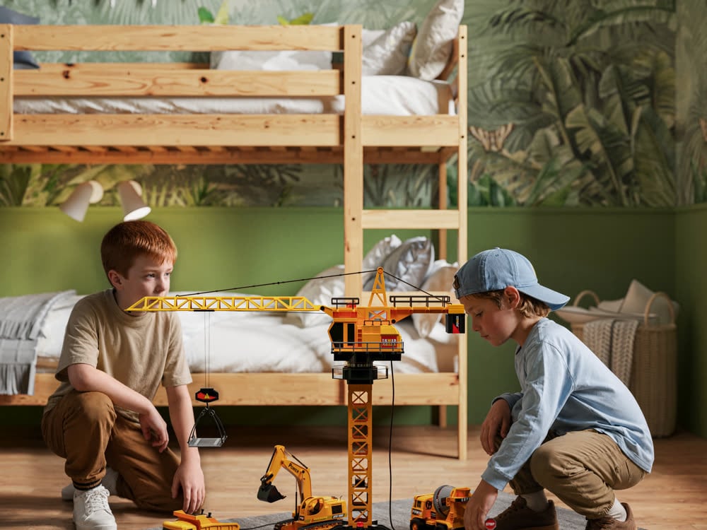 Cranes, excavators & building sets