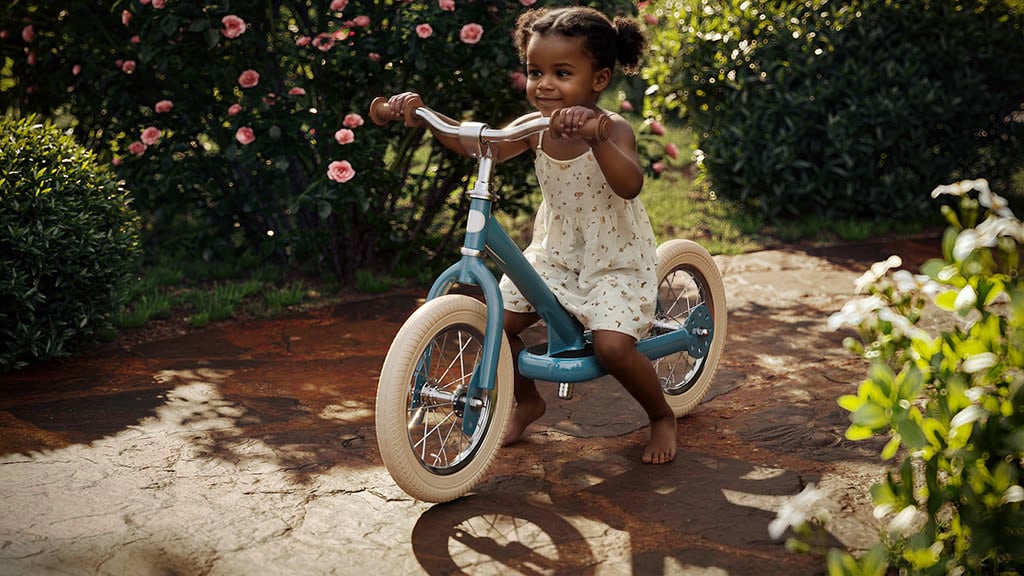 Electric & pedal-powered kids' vehicles